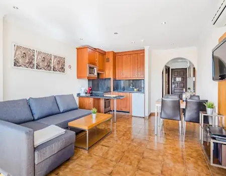 1-Bed Apt | Sea, Pool & Marina – 2