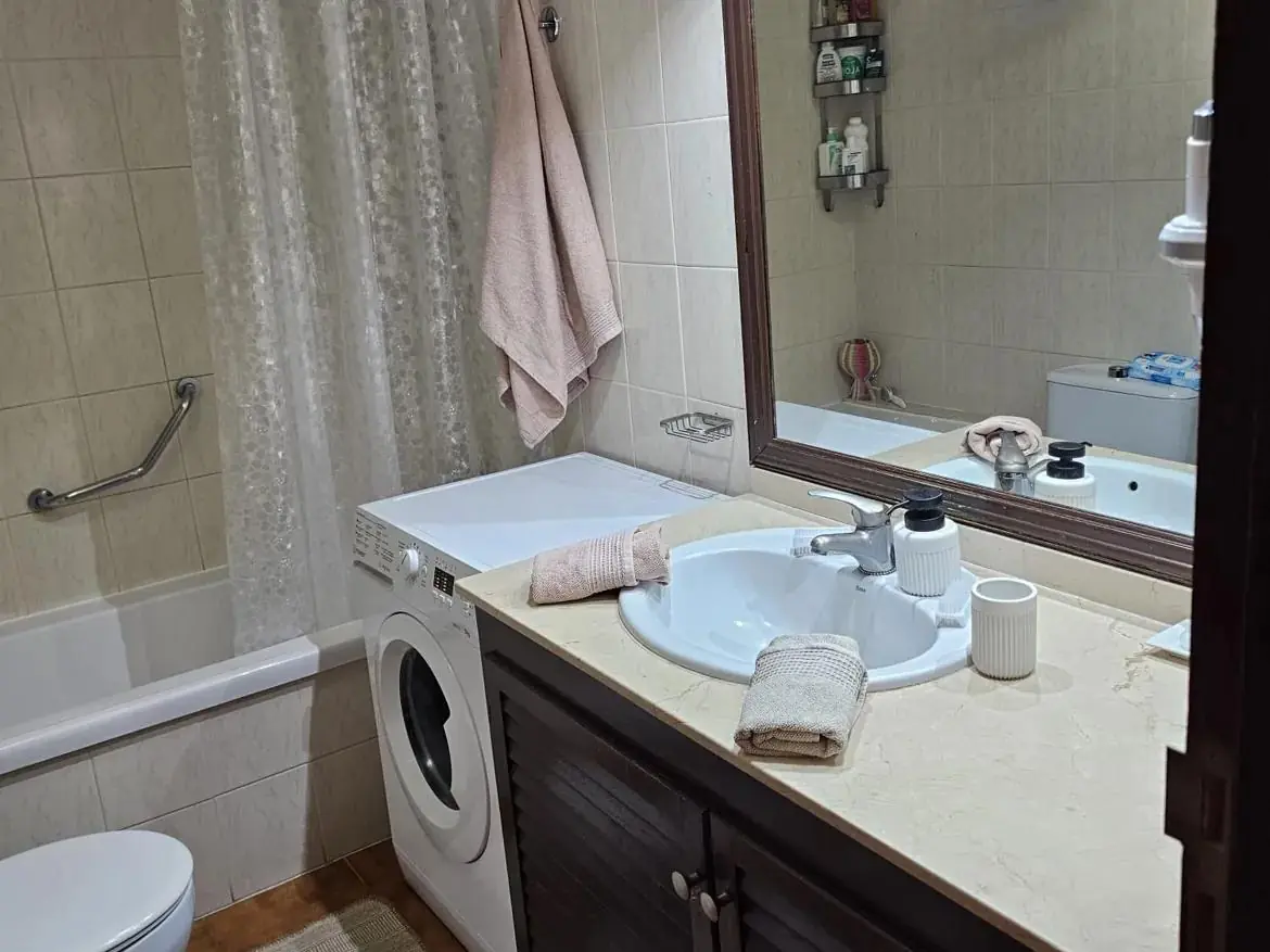 Charming 1-Bed Apt | Sea+Pool – 7