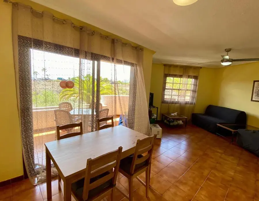 Investment Unit with 2-Bedrooms Conversion Potential – Parque Albatros