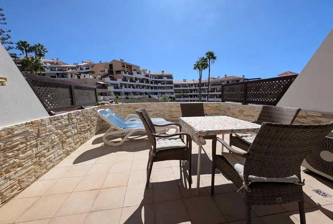 Apartment with Spacious Terrace in Park Albatros, Tenerife Sur – 2