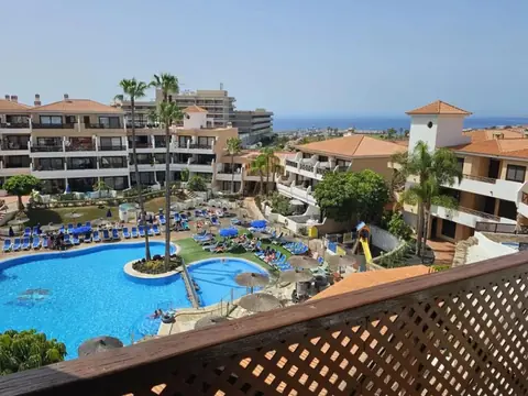 Charming 1-Bed Apt | Sea+Pool