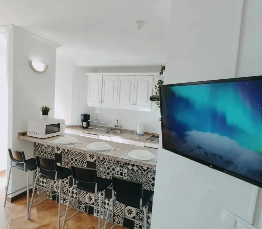 Spacious Ground-Floor Studio with Expansive Terrace – Parque Albatros, Tenerife – 5