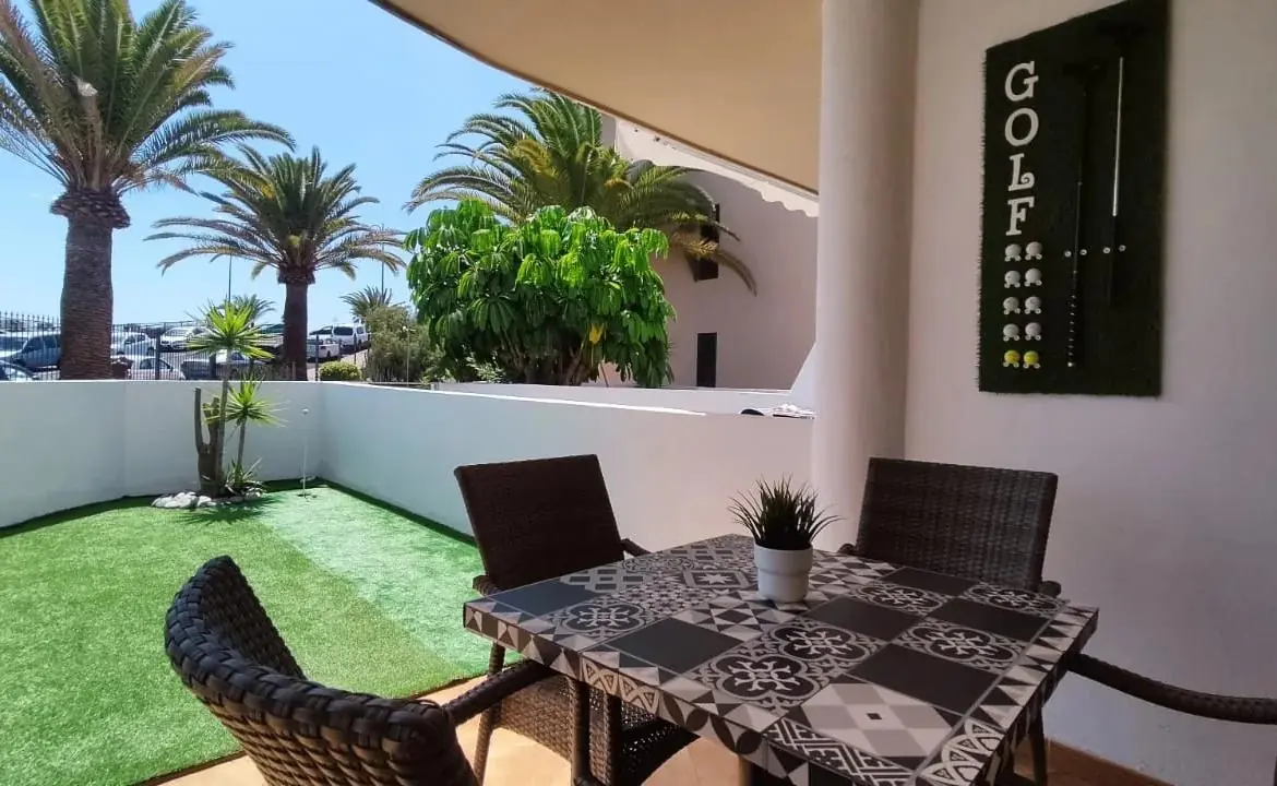 Spacious Ground-Floor Studio with Expansive Terrace – Parque Albatros, Tenerife