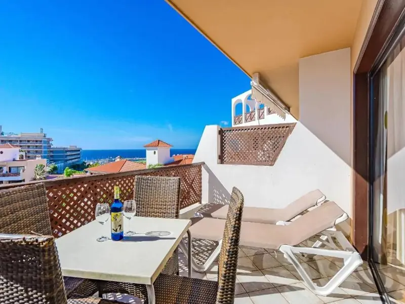 1-Bed Apt | Sea, Pool & Marina