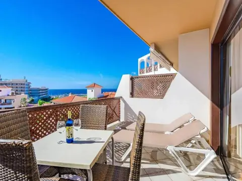 1-Bed Apt | Sea, Pool & Marina