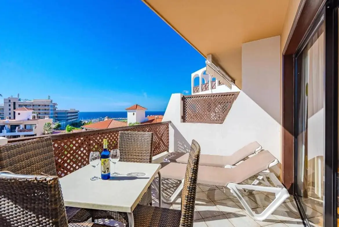 1-Bed Apt | Sea, Pool & Marina