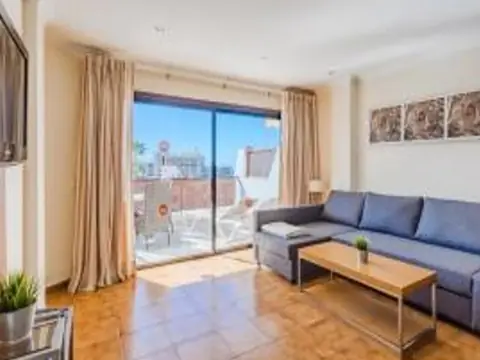 1-Bed Apt | Sea, Pool & Marina – 3
