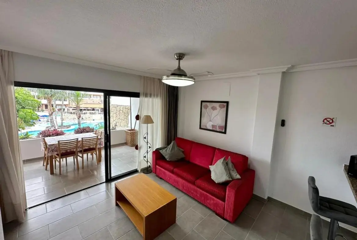 Apartment with pool view in Parque Albatros, Golf del Sur – 2