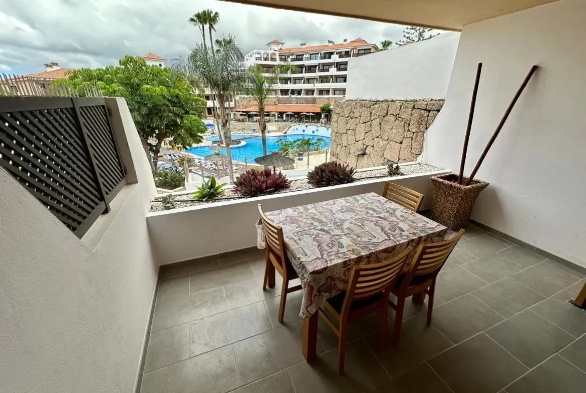 Apartment with pool view in Parque Albatros, Golf del Sur – 5