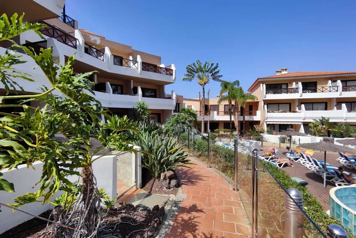 2-Bed Apt | Sea Views – 7