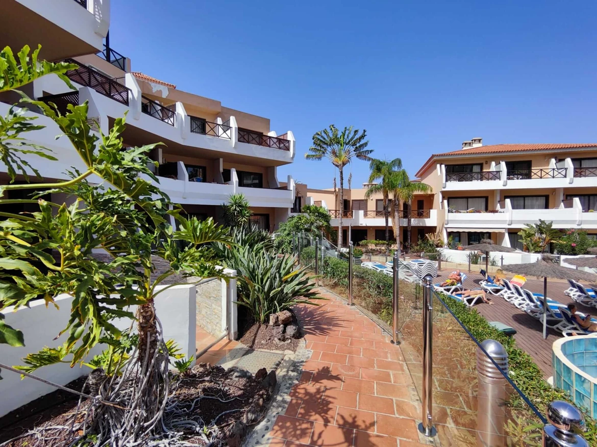 Resort gardens and pathways – Parque Albatros Tenerife