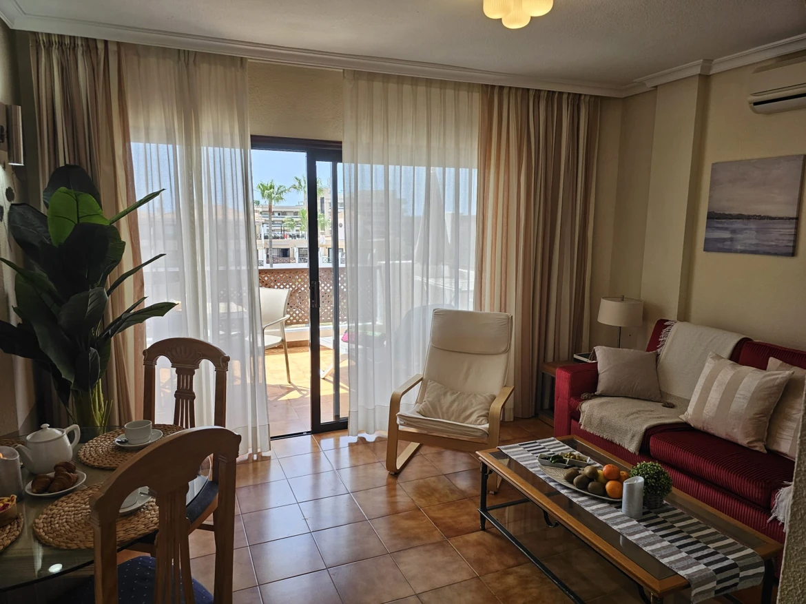 Living room with balcony – 1-bedroom apartment Parque Albatros Tenerife